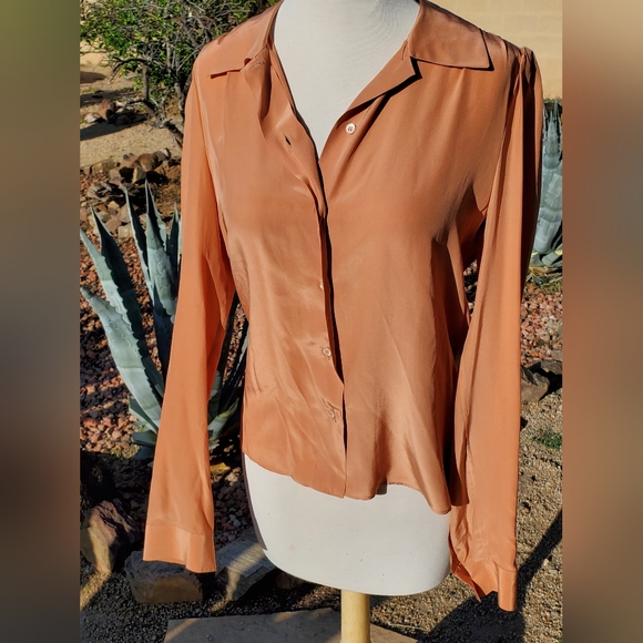 Prada Italy 100% Silk Blush Nude Rose Pink Button pleated Shoulder Blouse - Picture 3 of 5